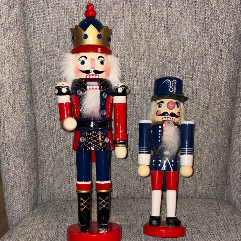 Classic Nutcrackers you get both - Picture 1 of 4
